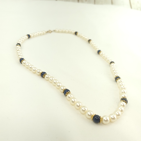 Faux Pearl Bead Necklace - Picture 3 of 7